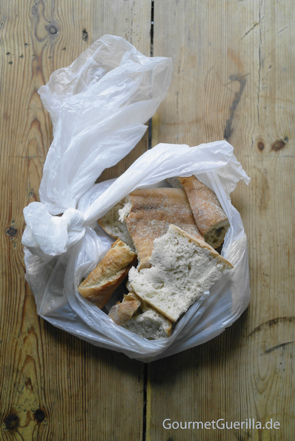 Mediterranean bread salad from the plastic bag ... um ... from the tin