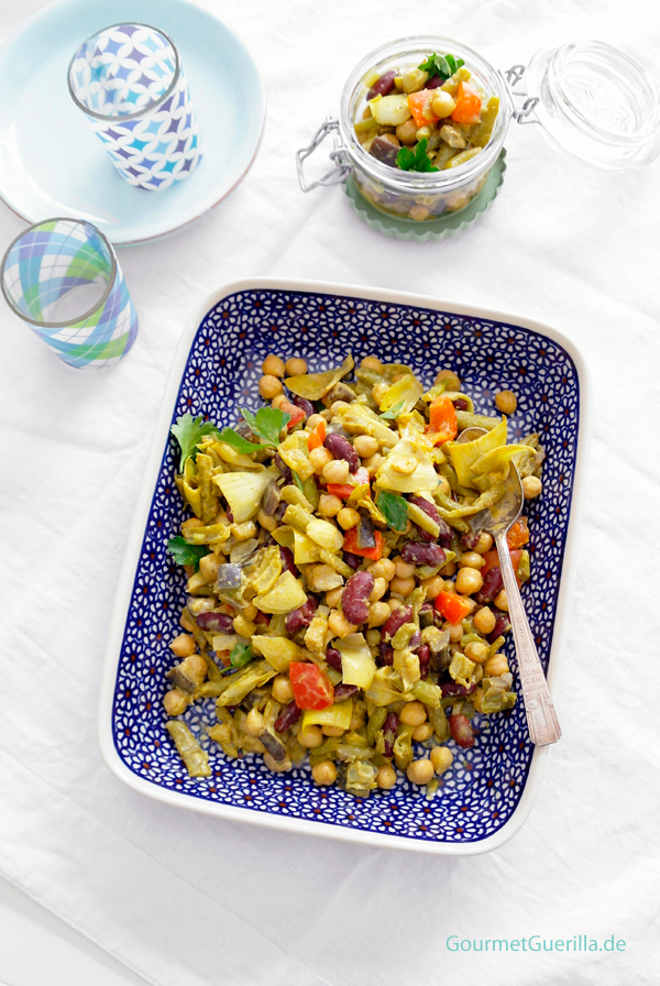 Chickpea salad with two kinds of beans and artichokes